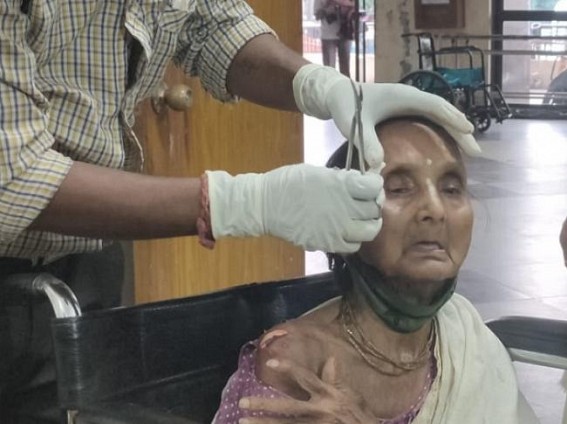 Biplab's Hira : Robbers snatched Old Beggar Woman's Rs. 270 by injuring her 